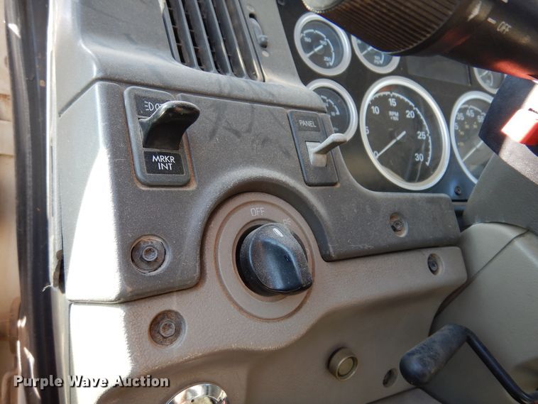 image for item DN8755 2006 Sterling LT9500  semi truck