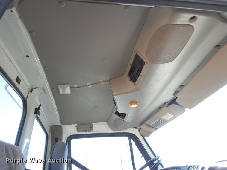 image for item DN8755 2006 Sterling LT9500  semi truck