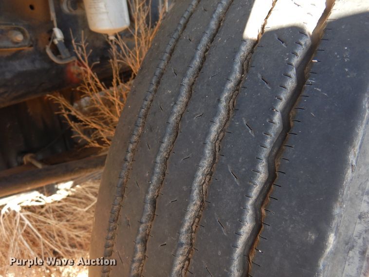 image for item DN8755 2006 Sterling LT9500  semi truck