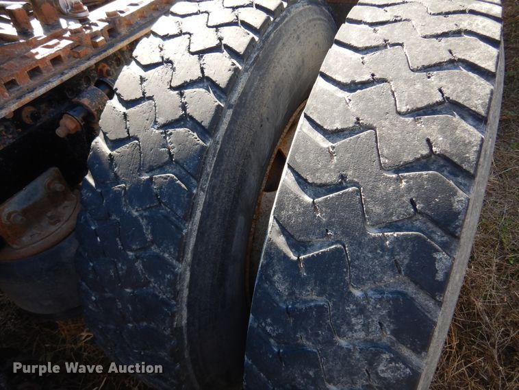 image for item DN8755 2006 Sterling LT9500  semi truck