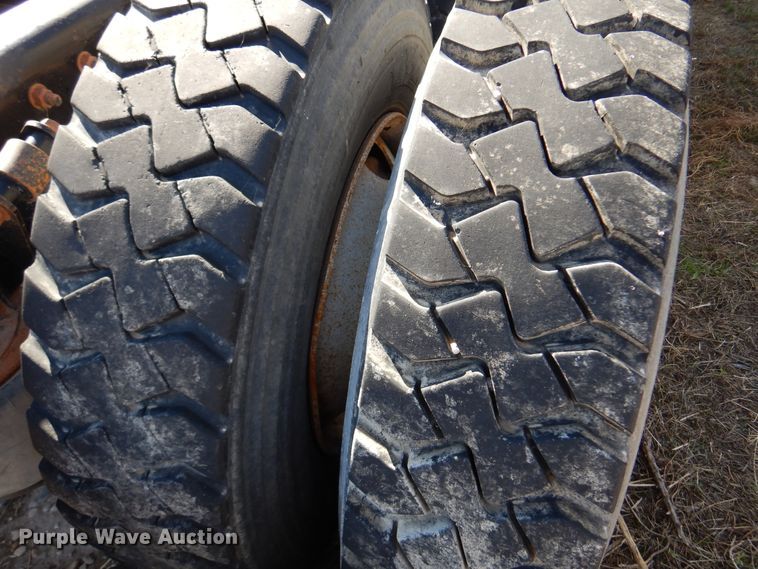 image for item DN8755 2006 Sterling LT9500  semi truck