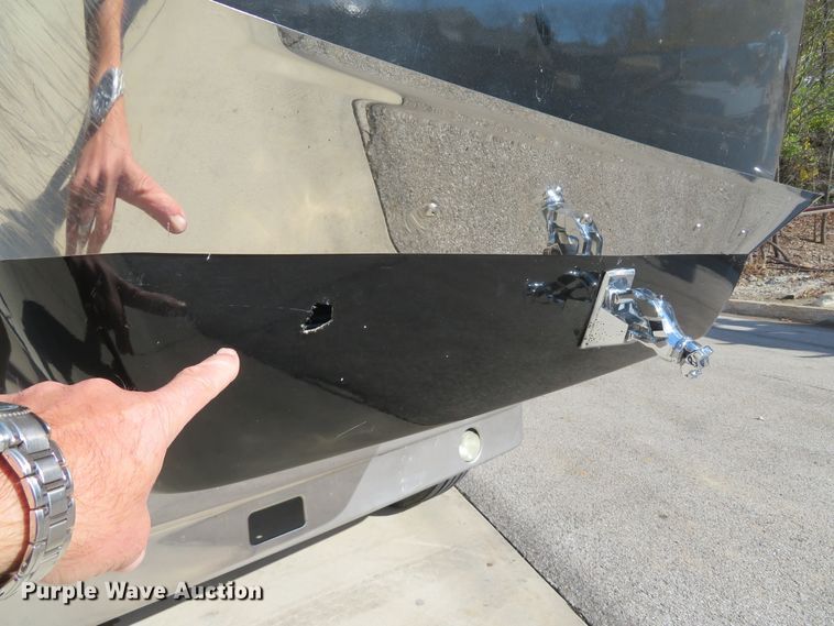 image for item FP9450 2007 Mack CHN613  semi truck