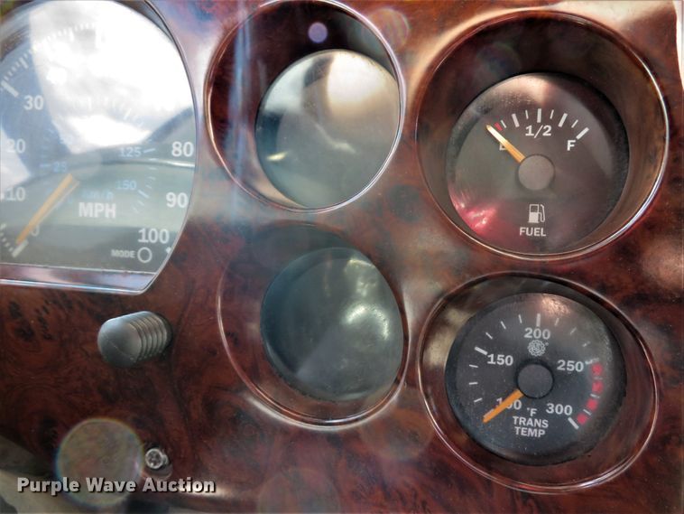 image for item FP9450 2007 Mack CHN613  semi truck