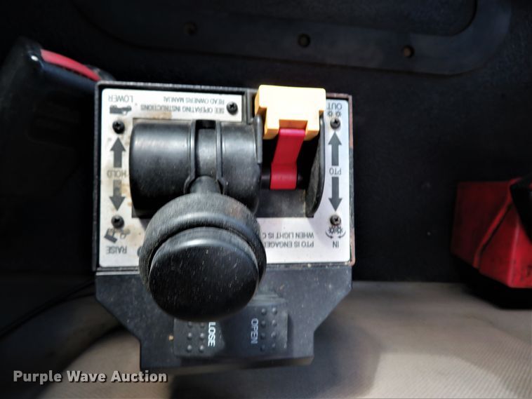 image for item FP9450 2007 Mack CHN613  semi truck