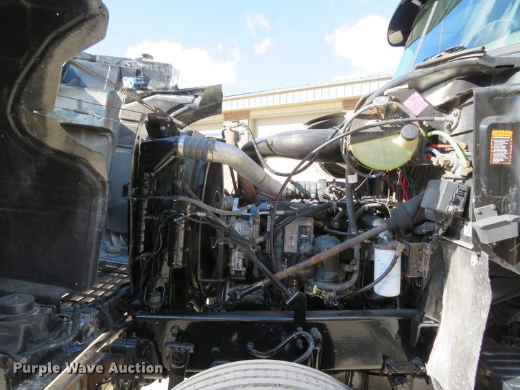 image for item FP9450 2007 Mack CHN613  semi truck