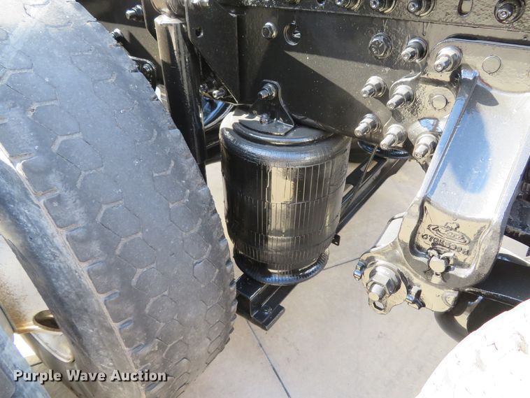 image for item FP9450 2007 Mack CHN613  semi truck