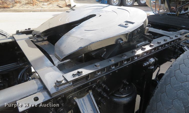 image for item FP9450 2007 Mack CHN613  semi truck