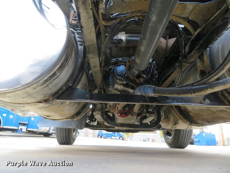 image for item FP9450 2007 Mack CHN613  semi truck