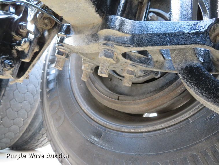 image for item FP9450 2007 Mack CHN613  semi truck