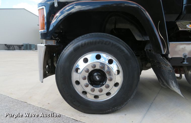 image for item FP9450 2007 Mack CHN613  semi truck