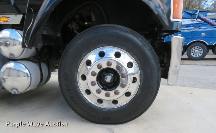 image for item FP9450 2007 Mack CHN613  semi truck