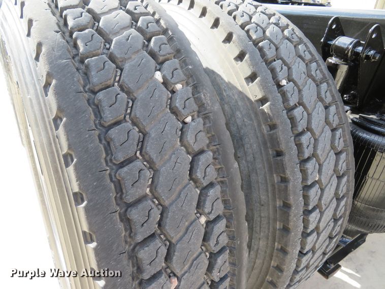 image for item FP9450 2007 Mack CHN613  semi truck