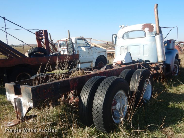 image for item HU9329 1957 Mack B63  truck cab and chassis