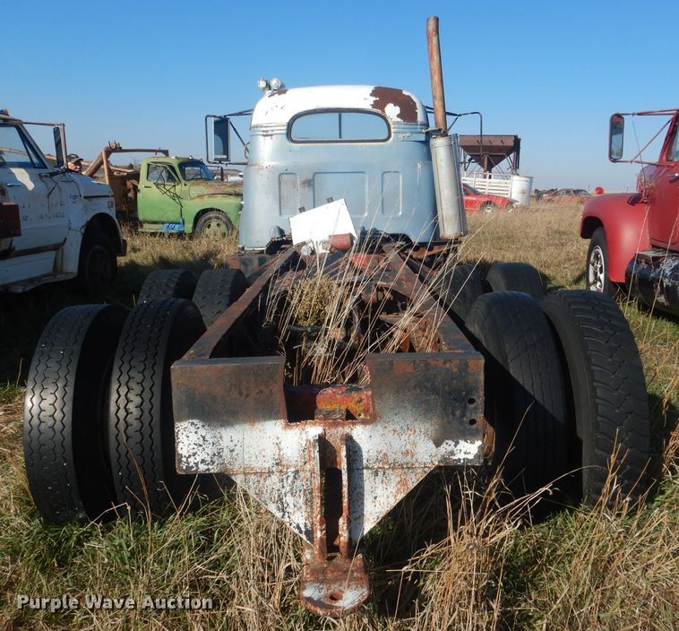 image for item HU9329 1957 Mack B63  truck cab and chassis