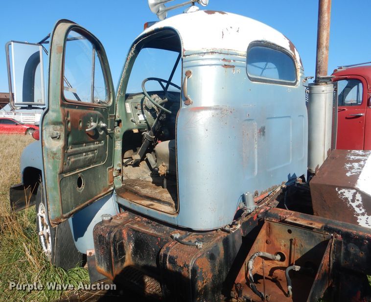 image for item HU9329 1957 Mack B63  truck cab and chassis