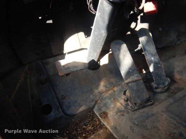 image for item HU9329 1957 Mack B63  truck cab and chassis