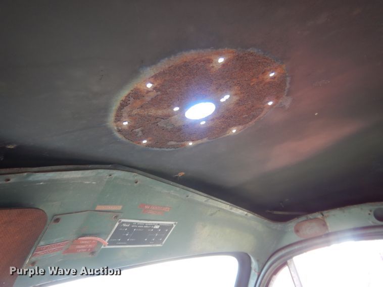 image for item HU9329 1957 Mack B63  truck cab and chassis