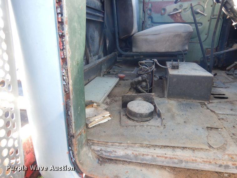 image for item HU9329 1957 Mack B63  truck cab and chassis