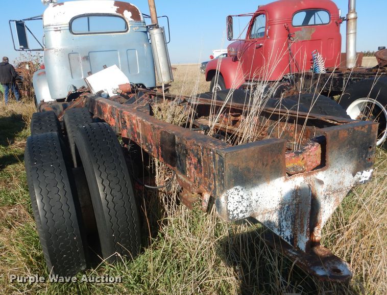 image for item HU9329 1957 Mack B63  truck cab and chassis