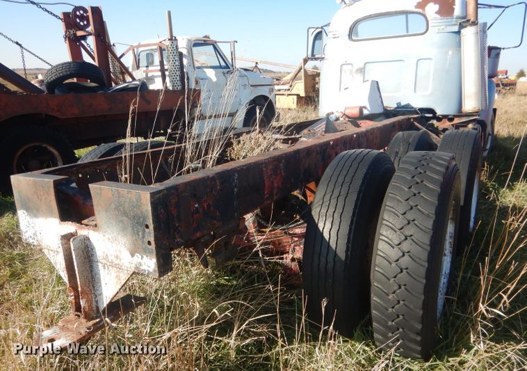 image for item HU9329 1957 Mack B63  truck cab and chassis