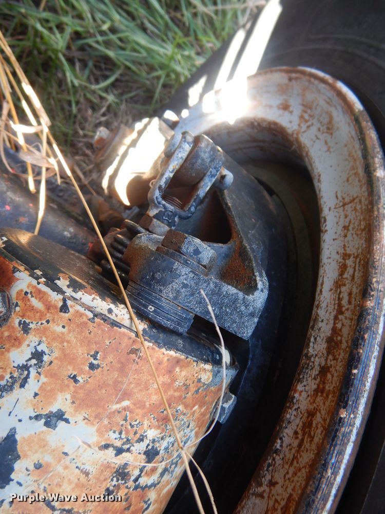 image for item HU9329 1957 Mack B63  truck cab and chassis