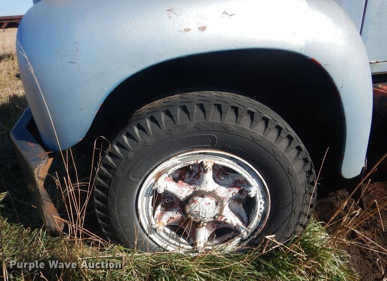 image for item HU9329 1957 Mack B63  truck cab and chassis