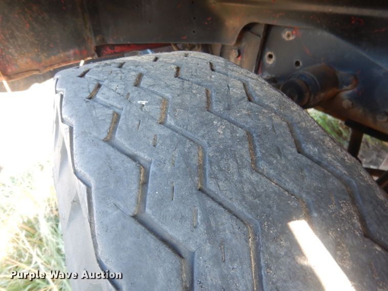 image for item HU9329 1957 Mack B63  truck cab and chassis