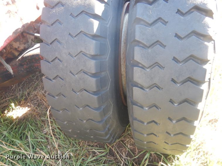 image for item HU9329 1957 Mack B63  truck cab and chassis