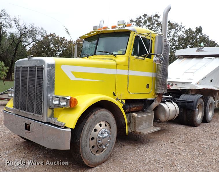 image for item IC9605 1995 Peterbilt 378  semi truck