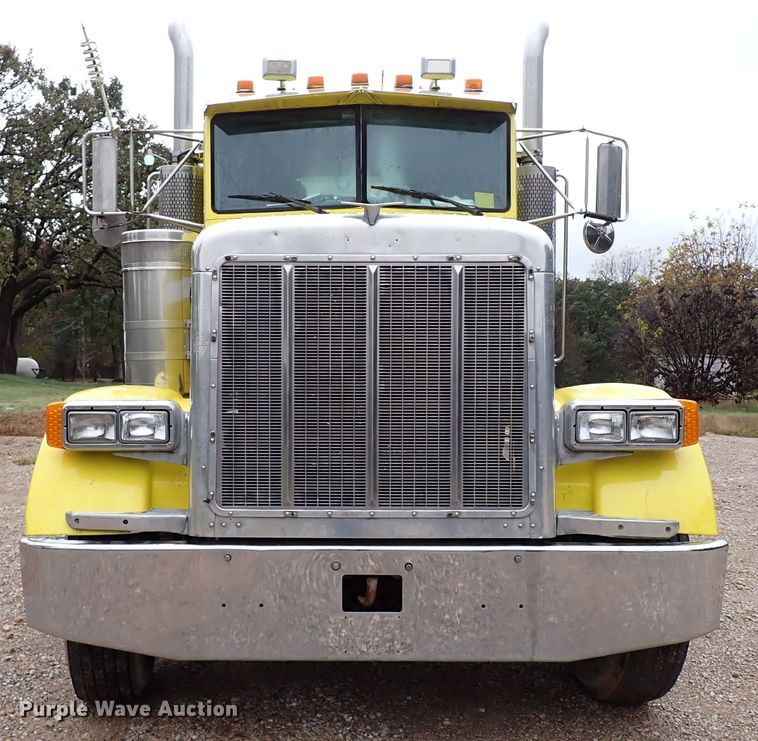 image for item IC9605 1995 Peterbilt 378  semi truck