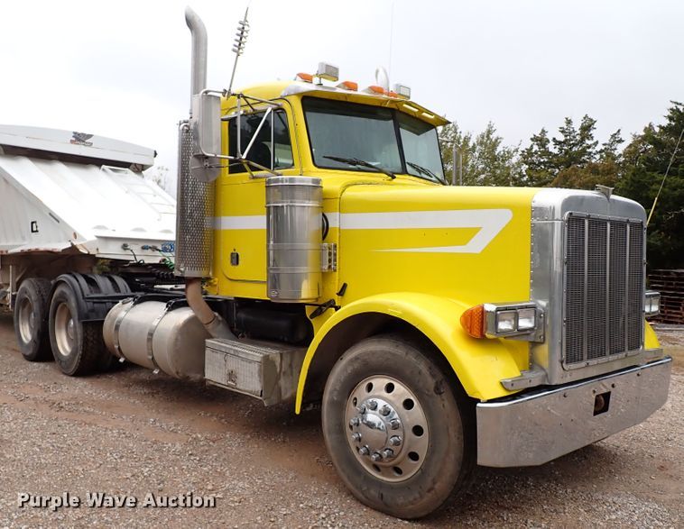 image for item IC9605 1995 Peterbilt 378  semi truck