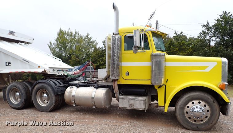 image for item IC9605 1995 Peterbilt 378  semi truck