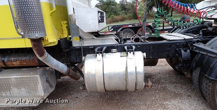 image for item IC9605 1995 Peterbilt 378  semi truck