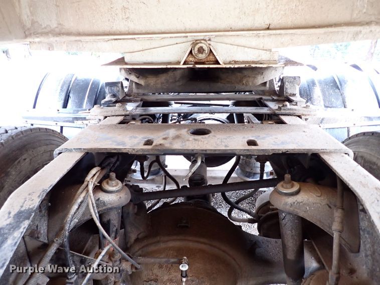 image for item IC9605 1995 Peterbilt 378  semi truck