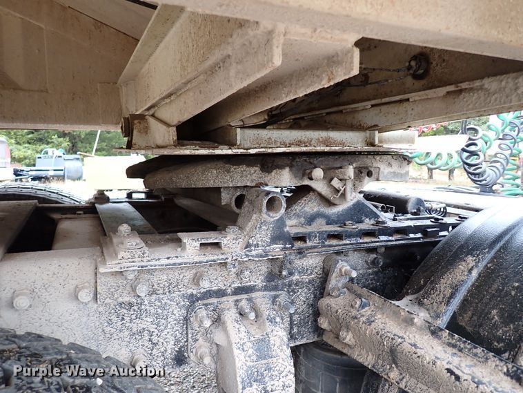 image for item IC9605 1995 Peterbilt 378  semi truck