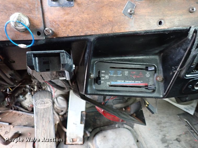 image for item IC9605 1995 Peterbilt 378  semi truck