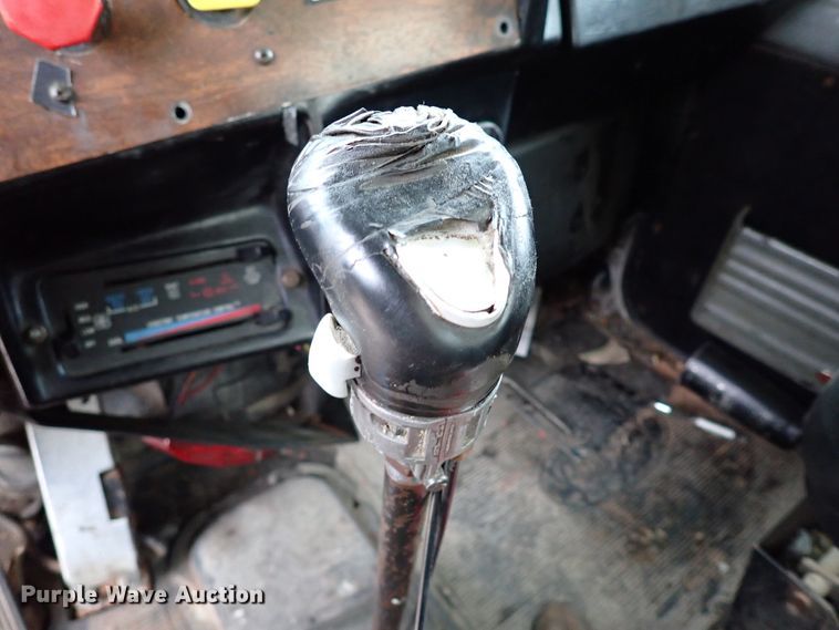 image for item IC9605 1995 Peterbilt 378  semi truck