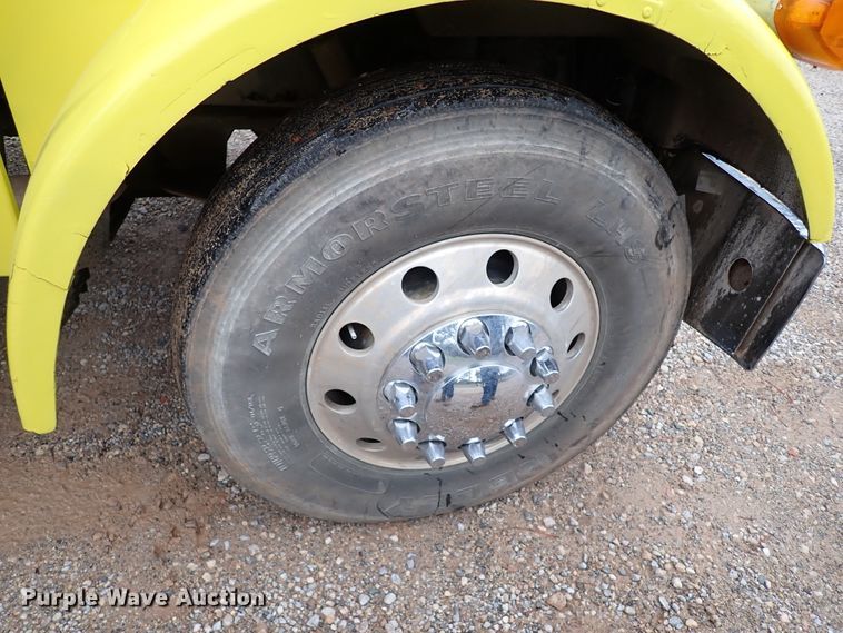 image for item IC9605 1995 Peterbilt 378  semi truck