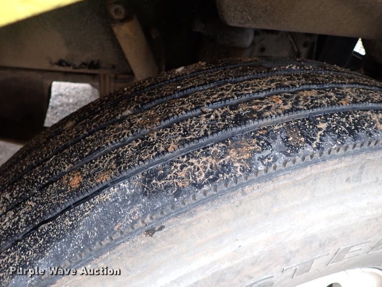 image for item IC9605 1995 Peterbilt 378  semi truck