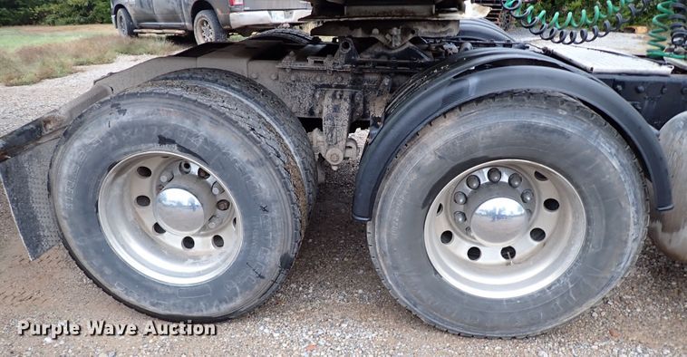 image for item IC9605 1995 Peterbilt 378  semi truck