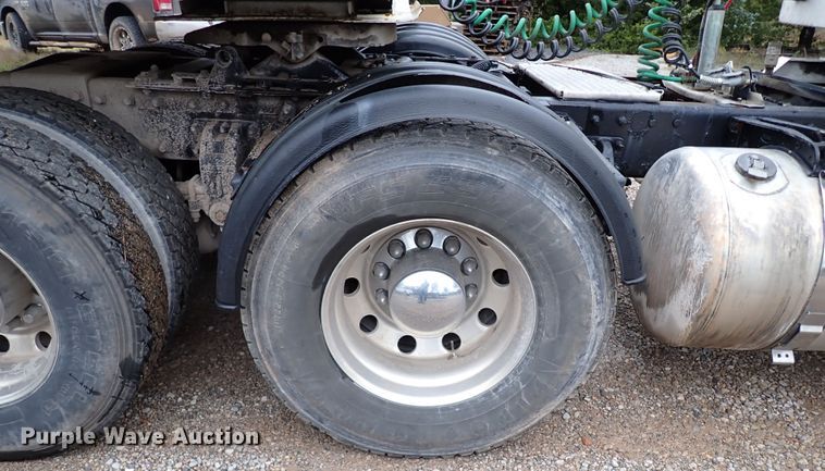 image for item IC9605 1995 Peterbilt 378  semi truck