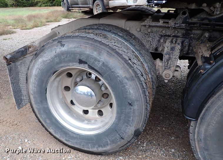 image for item IC9605 1995 Peterbilt 378  semi truck