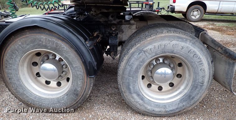 image for item IC9605 1995 Peterbilt 378  semi truck