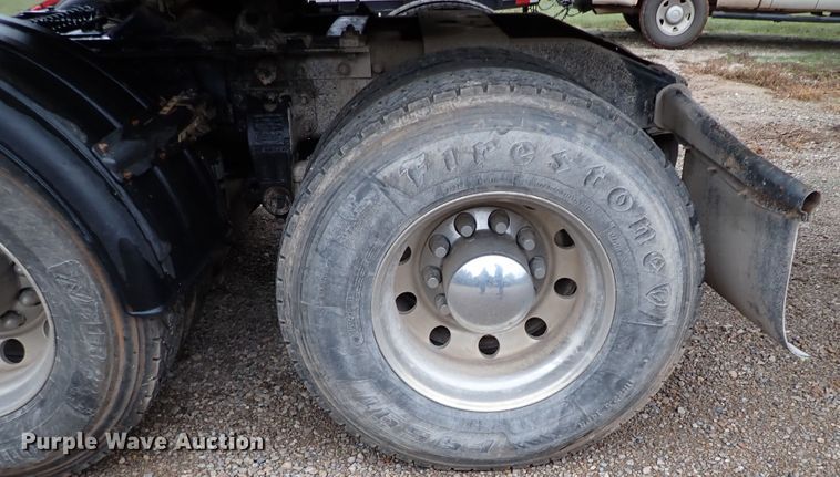 image for item IC9605 1995 Peterbilt 378  semi truck