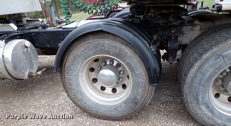 image for item IC9605 1995 Peterbilt 378  semi truck