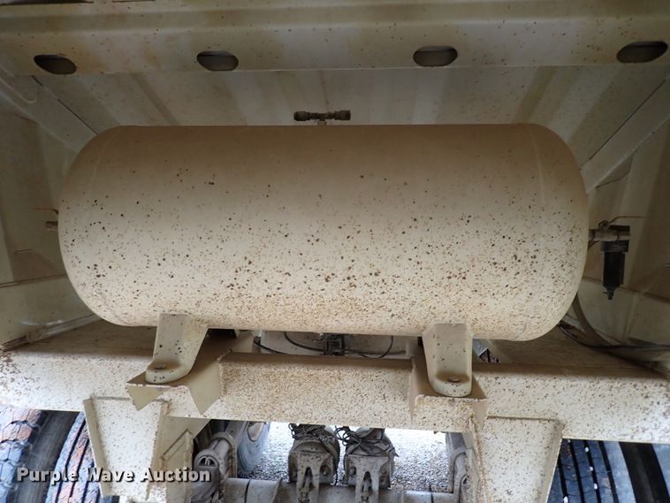 image for item IC9606 2008 Manac SBD-240  bottom dump trailer