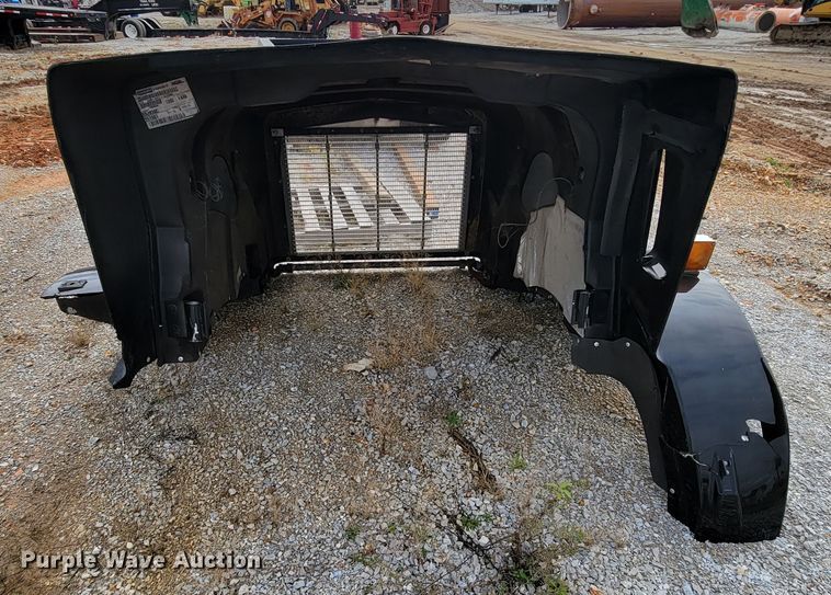 image for item ID9498 Kenworth T800  hood