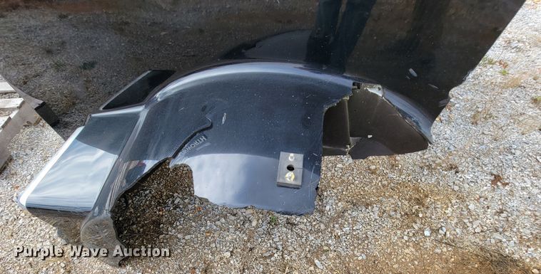 image for item ID9498 Kenworth T800  hood