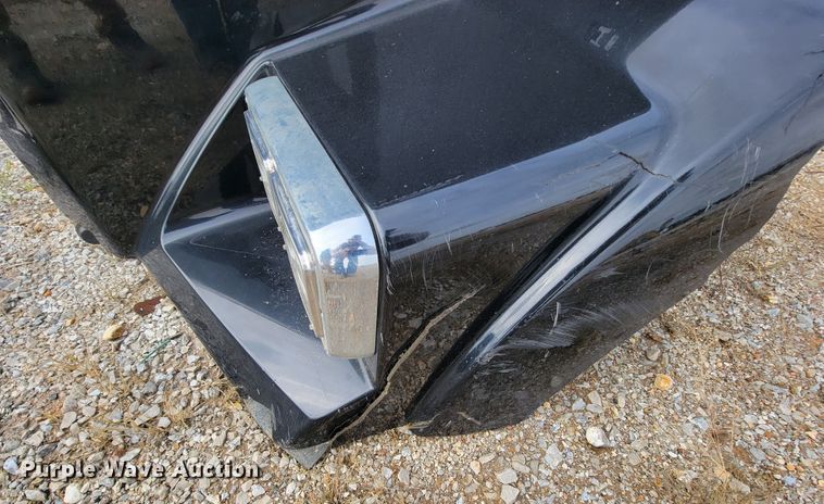 image for item ID9498 Kenworth T800  hood