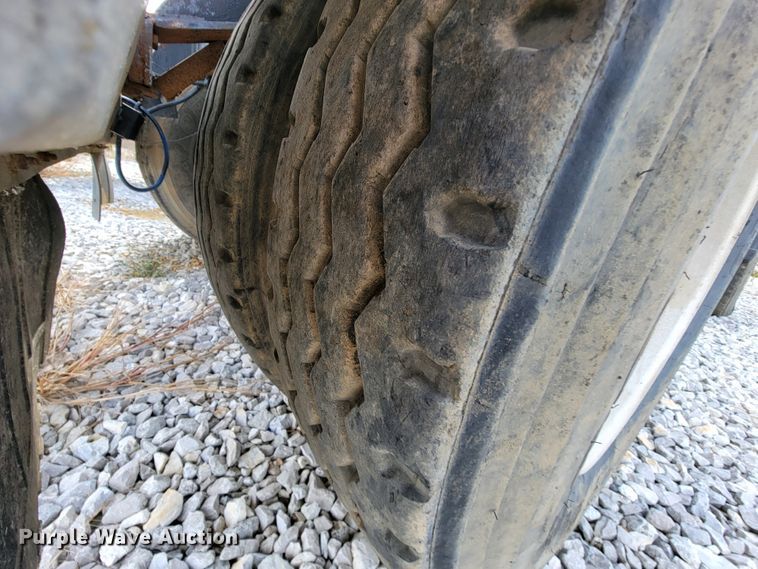 image for item ID9510 1994 Clement  roll-off container trailer